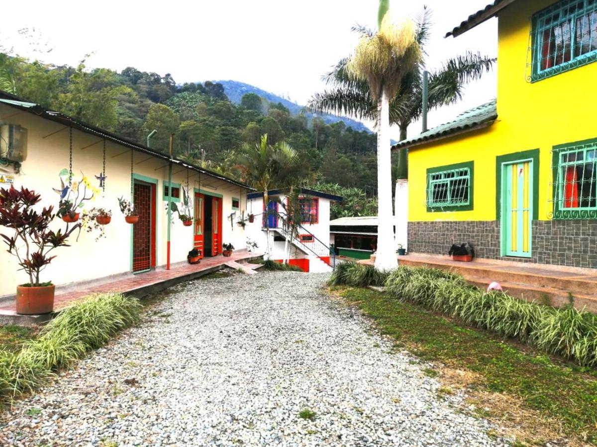 Finca turistica Santa Clara Albergue Calarcá Exterior foto